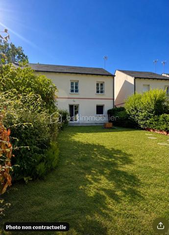 Située dans un environnement agréable et recherché, venez découvrir cette maison familiale offrant de beaux volumes et une distribution fonctionnelle, idéale pour accueillir une famille.
Au rez-de-chaussée, vous trouverez une entrée avec placard, une cuisine entièrement aménagée et équipée, un séjour lumineux ouvrant directement sur le jardin, parfait pour profiter des beaux jours. Un WC indépendant ainsi qu'un garage carrelé complètent ce niveau.
À l'extérieur, vous profiterez d'un agréable jardin clos avec cabanon de rangement.
À l'étage, un palier dessert 4 chambres, dont 3 avec placards intégrés et une bénéficiant d'un balcon. 
Vous disposerez également d'une salle d'eau avec douche ainsi que d'un second WC indépendant.
La maison bénéficie d'un emplacement pratique à proximité des écoles, commerces et services du quotidien. 
Plusieurs établissements scolaires sont facilement accessibles, de la maternelle au lycée.
Côté transports, Étampes dispose de nombreuses lignes de bus desservant la commune ainsi que la gare d'Étampes permettant de rejoindre Paris via le RER C.
Double vitrage
Taxe foncière d'environ 1890 euros
Contactez-moi dès aujourd'hui pour organiser une visite.