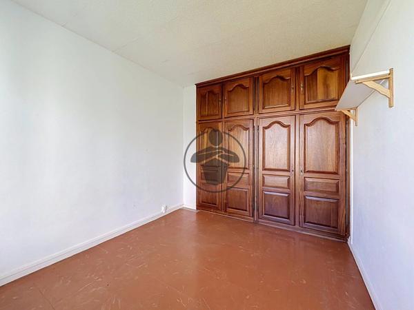 Location                                                      Appartement
                        
                     3 pièces                      55 m2                     à Saint-Quentin