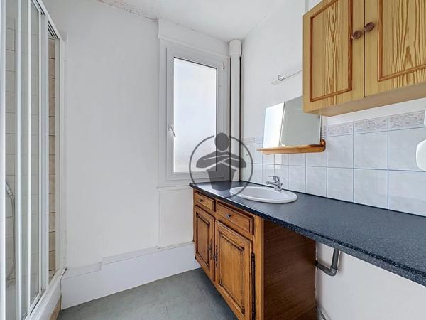 Location                                                      Appartement
                        
                     3 pièces                      55 m2                     à Saint-Quentin