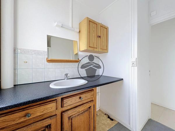 Location                                                      Appartement
                        
                     3 pièces                      55 m2                     à Saint-Quentin