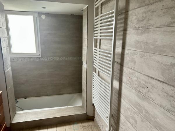 Maison individuelle de 106M2 avec grand jardin sans vis à vis.