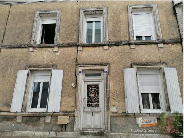 A proximité des commerces, en coeur de village