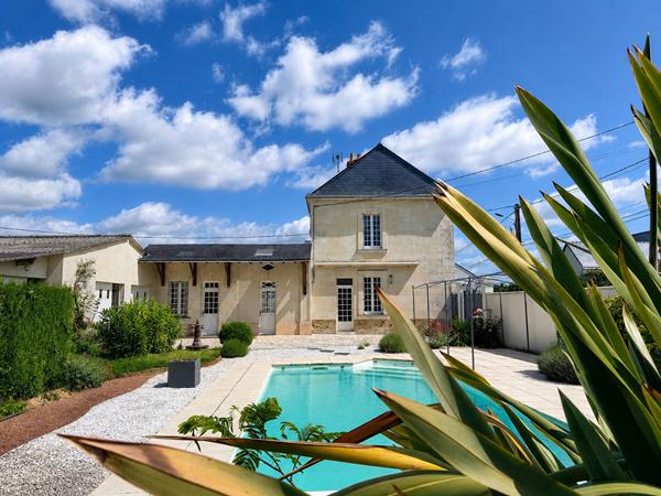 Maison en pierres 3 chambres - piscine creusée chauffée - Saint Lambert des levées