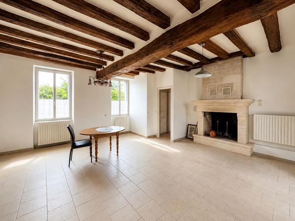 Maison en pierres 3 chambres - piscine creusée chauffée - Saint Lambert des levées