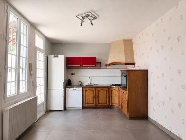 Maison en pierres 3 chambres - piscine creusée chauffée - Saint Lambert des levées
