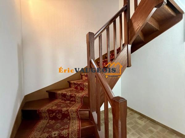 Vente                                                      Appartement
                        
                     2 pièces                      54 m2                     à Coulommiers