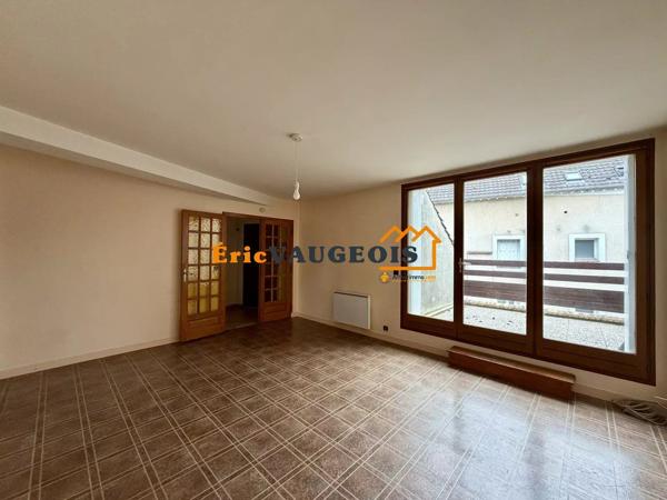 Vente                                                      Appartement
                        
                     2 pièces                      54 m2                     à Coulommiers