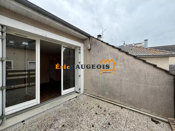 Vente                                                      Appartement
                        
                     2 pièces                      54 m2                     à Coulommiers
