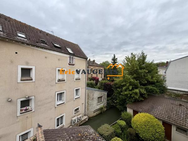 Vente                                                      Appartement
                        
                     2 pièces                      54 m2                     à Coulommiers