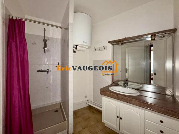 Vente                                                      Appartement
                        
                     2 pièces                      54 m2                     à Coulommiers