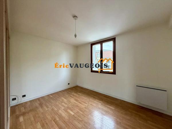 Vente                                                      Appartement
                        
                     2 pièces                      54 m2                     à Coulommiers