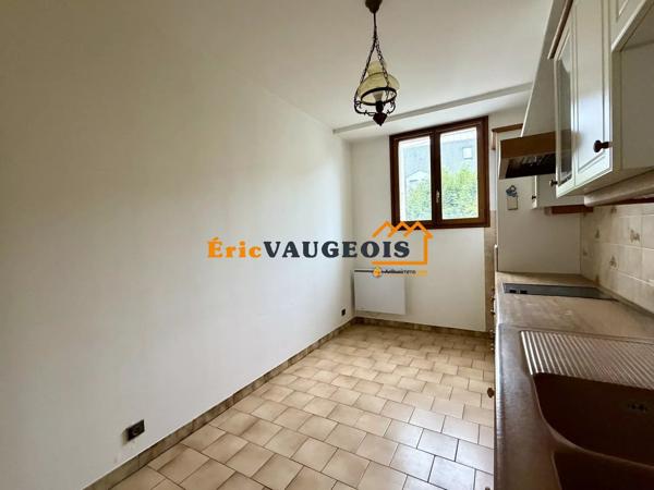 Vente                                                      Appartement
                        
                     2 pièces                      54 m2                     à Coulommiers
