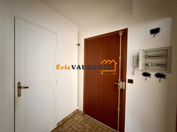 Vente                                                      Appartement
                        
                     2 pièces                      54 m2                     à Coulommiers