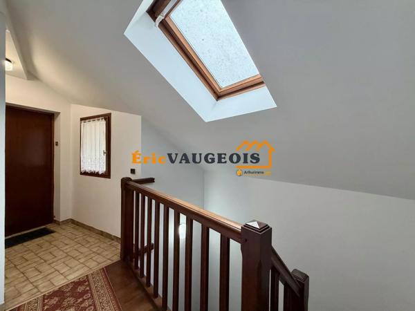Vente                                                      Appartement
                        
                     2 pièces                      54 m2                     à Coulommiers