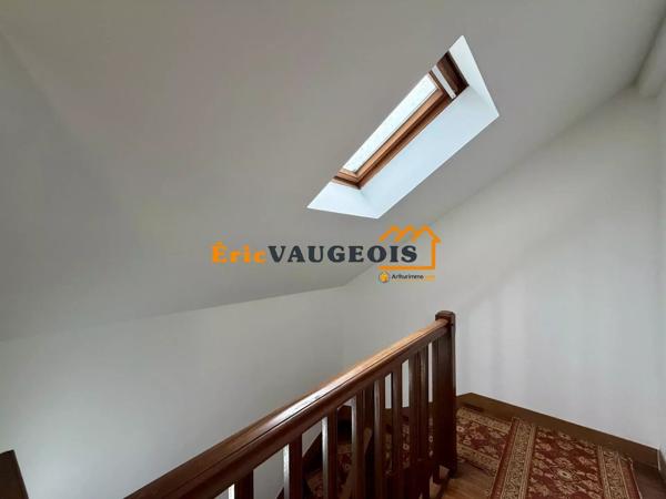 Vente                                                      Appartement
                        
                     2 pièces                      54 m2                     à Coulommiers