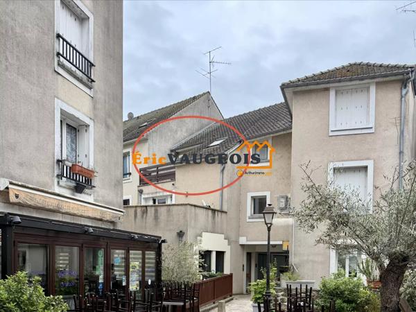 Vente                                                      Appartement
                        
                     2 pièces                      54 m2                     à Coulommiers