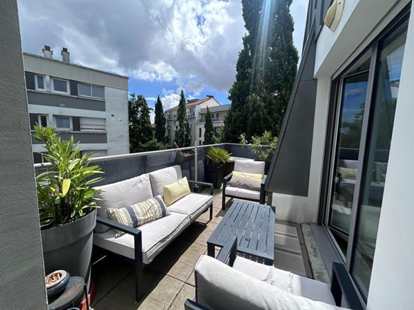 Rond point de Rennes - T3 de standing avec terrasse, garage fermé et cave  Résidence récente
