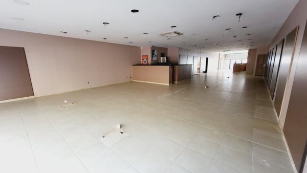 LOCAL QUARTIER 4 CHEMINS 200M² - CARCASSONNE