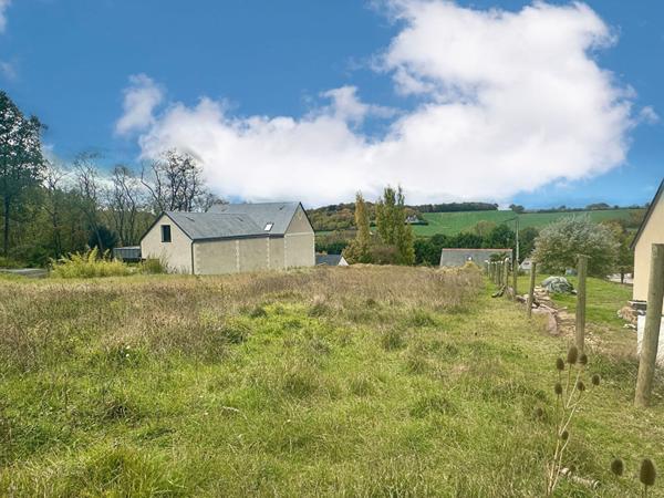 Beau terrain constructible d'environ 934 m² à vendre à Saint-Paterne-Racan (37370)