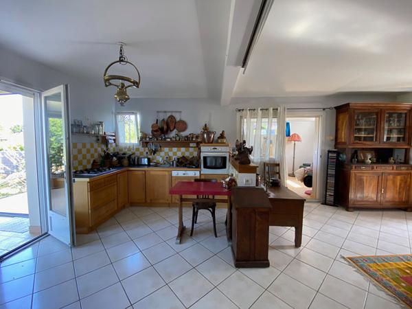 Maison  6 pièce(s) 136 m2