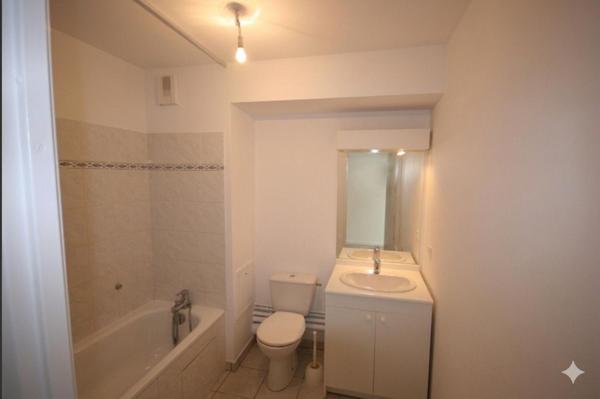 A LOUER : T1 à LILLE • VAUBAN - PALAIS RAMEAU • 655 € CC • Réf. 56-001