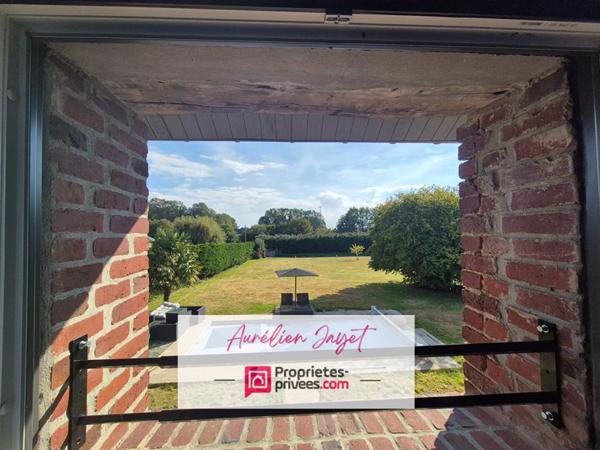 Maison en briques et silex