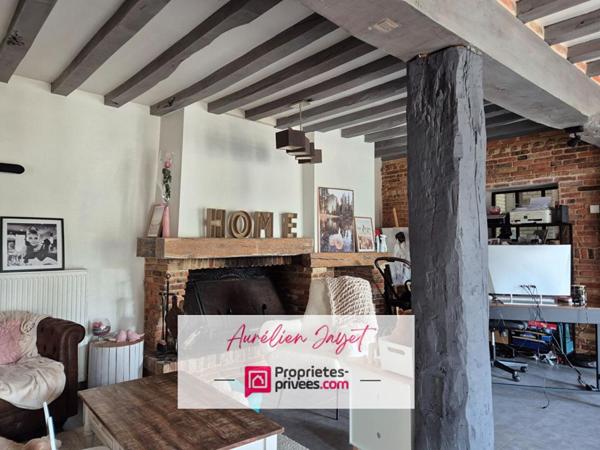 Maison en briques et silex