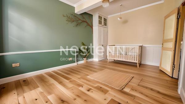 A VENDRE : MAISON MITOYENNE SUR 2 NIVEAUX DANS LE VILLAGE DE MERCUS