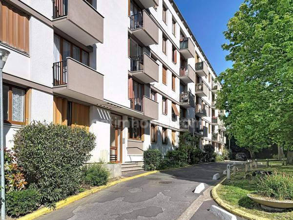 EAUBONNE (95, VAL D'OISE) – Très proche centre-ville – appartement 4 pièces F4/T4 – 65,56 m² - Stationnement extérieur - Cave
