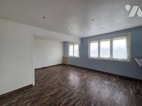 CHASSEMY : MAISON IDEAL POUR PREMIER ACHAT OU INVESTISSEMENT LOCATIF

Venez découvrir le pote...