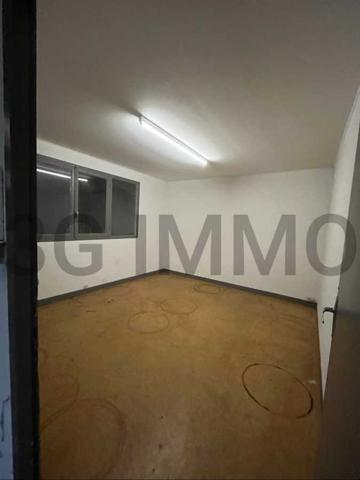 Location / Local Commercial