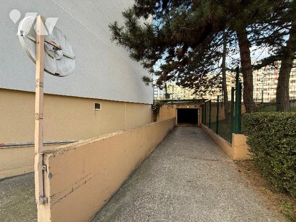 LYON 3 – Baraban / Louis Jasseron – Garage box fermé en sous-sol