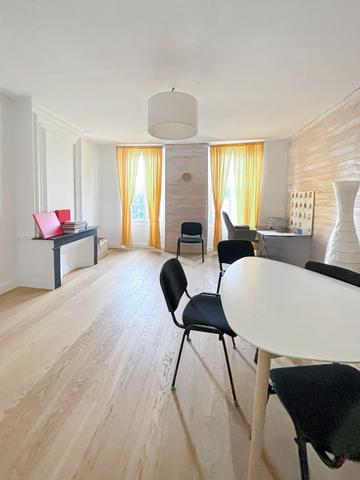 La Brède (33650) A VENDRE AU CENTRE DE LA BREDE DANS UNE MAISON EN PIERRE: BOUTIQUE ET HABITATION