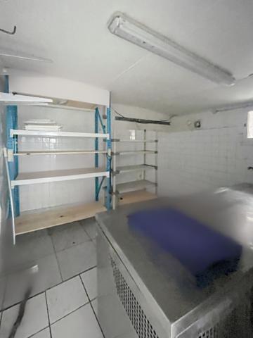 La Brède (33650) A VENDRE AU CENTRE DE LA BREDE DANS UNE MAISON EN PIERRE: BOUTIQUE ET HABITATION