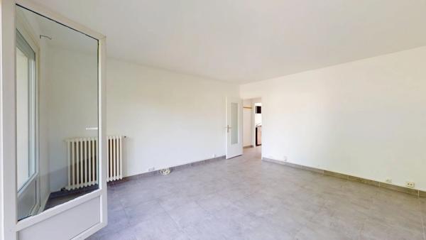 Vente                                                      Appartement
                        
                     2 pièces                      51 m2                     à Le Plessis-Trévise