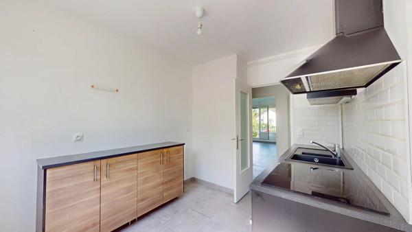 Vente                                                      Appartement
                        
                     2 pièces                      51 m2                     à Le Plessis-Trévise