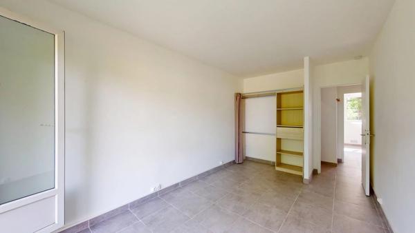 Vente                                                      Appartement
                        
                     2 pièces                      51 m2                     à Le Plessis-Trévise