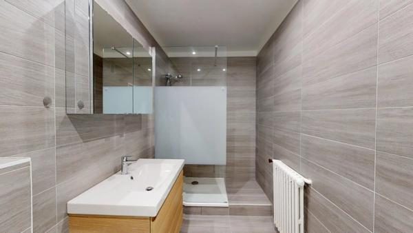 Vente                                                      Appartement
                        
                     2 pièces                      51 m2                     à Le Plessis-Trévise