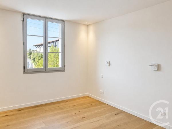 Appartement T5 à vendre  5 pièces - 162,05 m 2   BIARRITZ  - 64