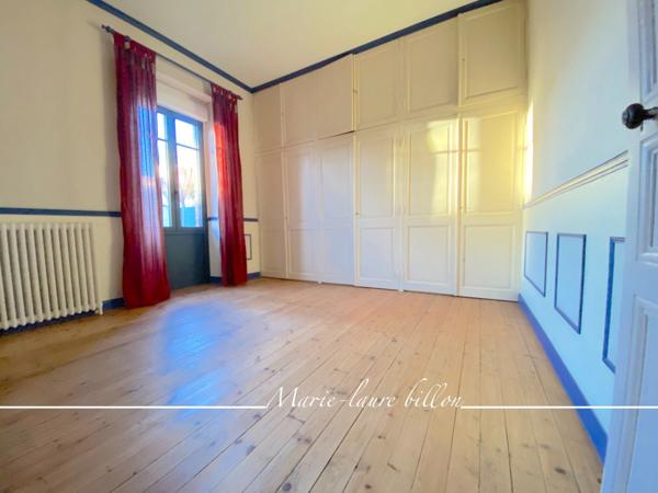 Maison à vendre 4 pièces CHALLANS (85), Maison de ville en pierre, au coeur de Challans, terrasse et jardin de ville