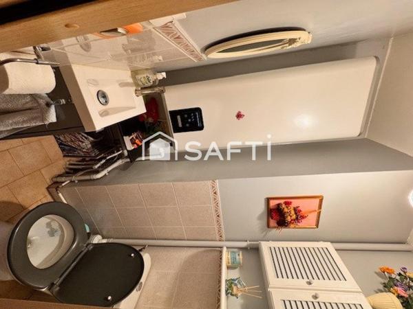 Villa plain-pied T4 avec piscine et garage.