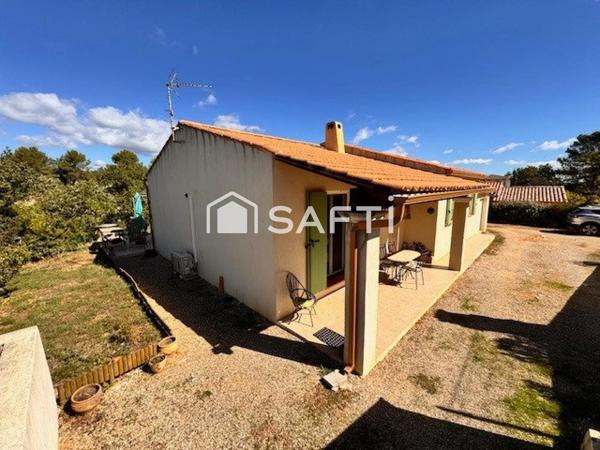 Villa plain-pied T4 avec piscine et garage.