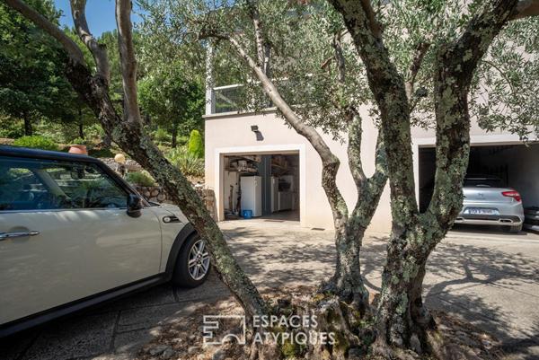 Belle maison d’architecte avec séjour cathédrale et spacieuse piscine