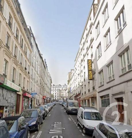 à vendre  140 m 2   PARIS  - 75018