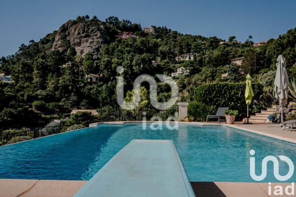 Demeure 7 pièces de 250 m² à Théoule-sur-Mer (06590)