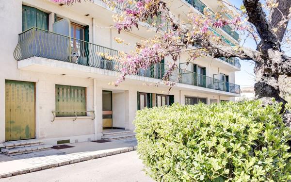 Appartement à vendre    3 pièces • 60,56 m2 Marseille 12