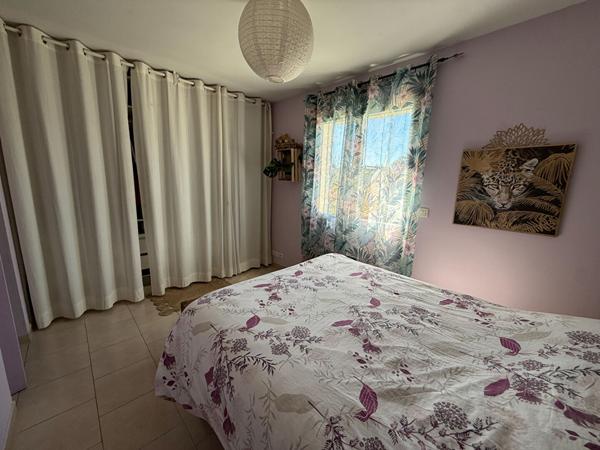 MAISON DE PLAIN PIED AVEC PISCINE A GREZES - CARCASSONNE