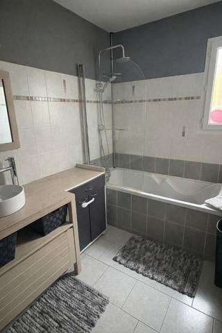 MAISON DE PLAIN PIED AVEC PISCINE A GREZES - CARCASSONNE