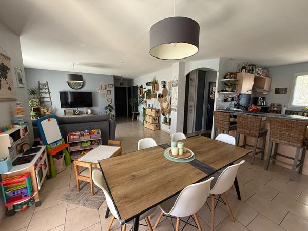 MAISON DE PLAIN PIED AVEC PISCINE A GREZES - CARCASSONNE