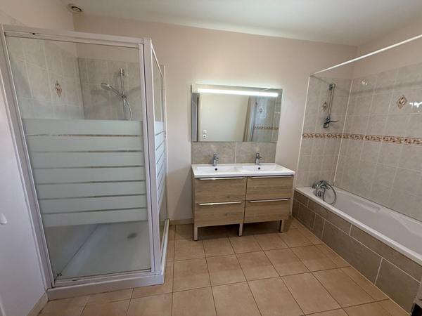 MAISON DE PLAIN PIED 3 CHAMBRES JARDIN ET GARAGE